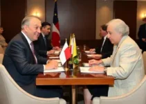 Encontro de despedida de cônsules